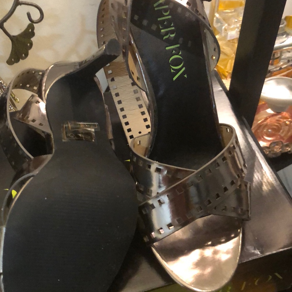 Paper Fox Sandals - Picture 3 of 4